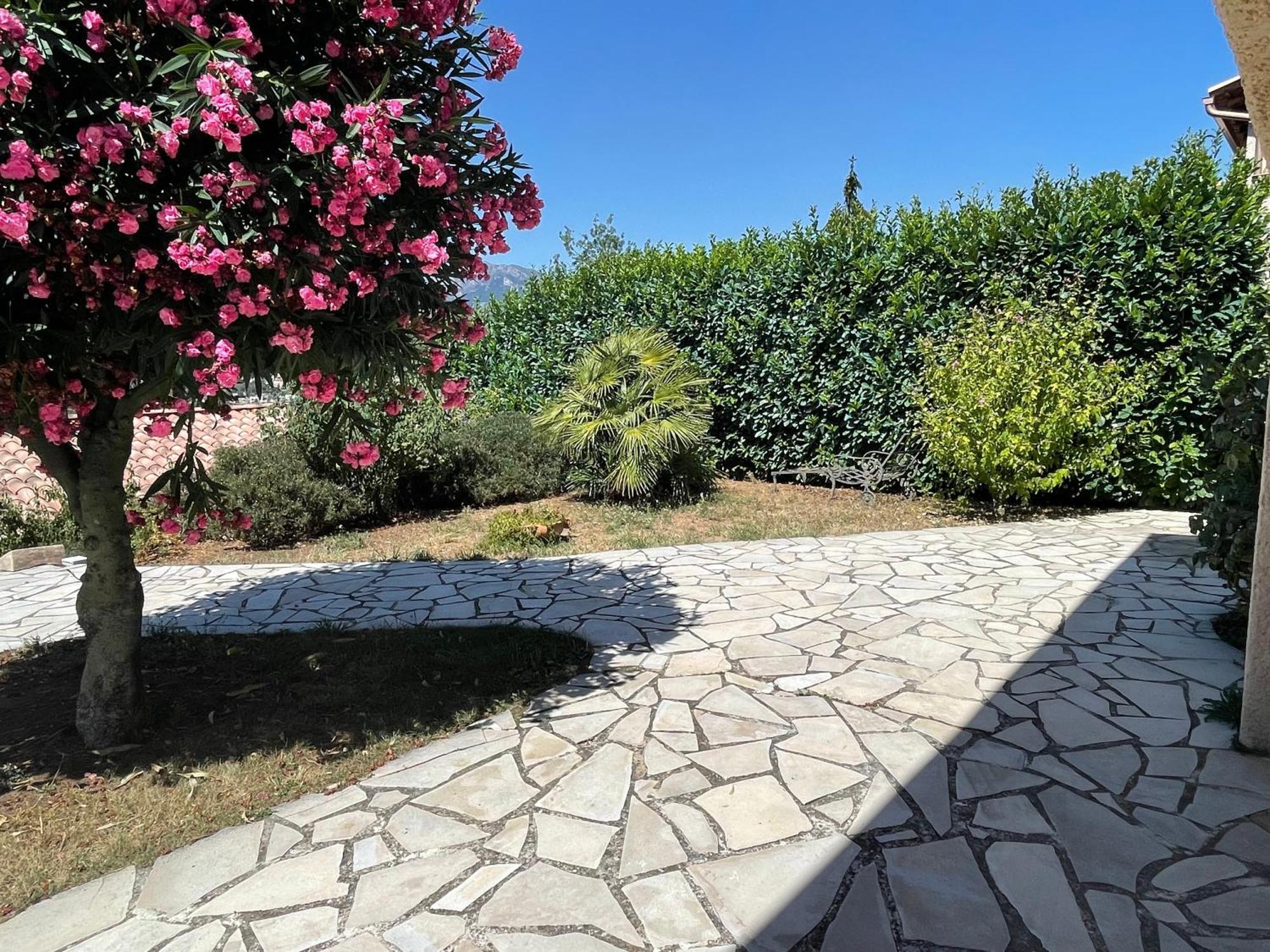 Rez De Jardin, Entre Mer Et Montagne Levens Εξωτερικό φωτογραφία